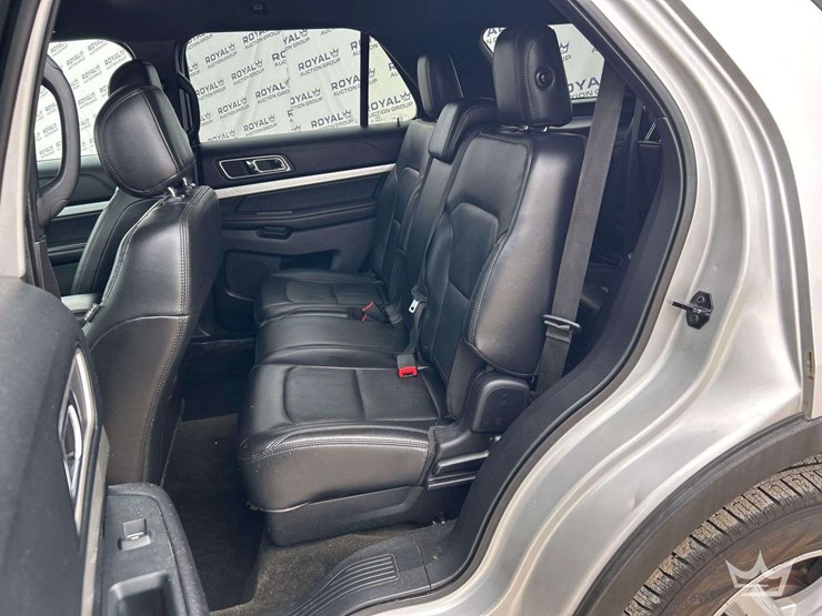 2016-ford-explorer-4wd-xlt-suv-image-18