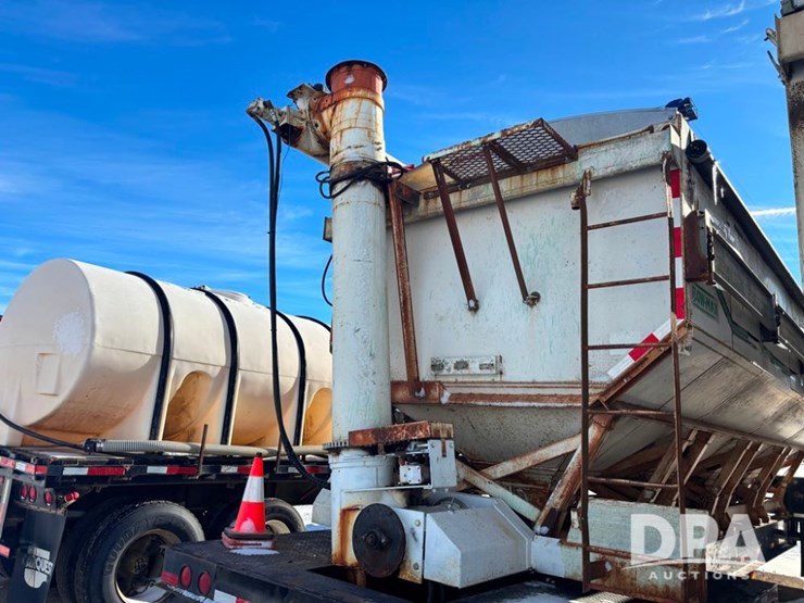 2007-neville-trailer-image-8