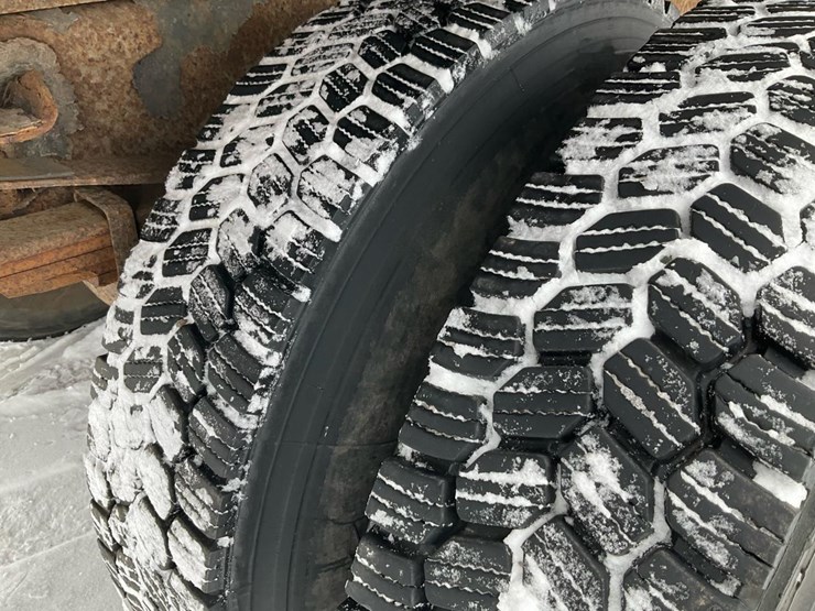 2000-freightliner-fl70-image-42