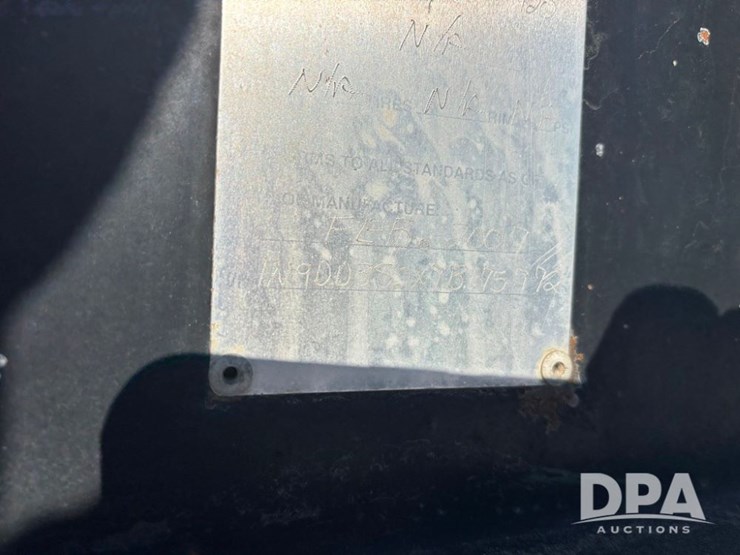 2007-neville-trailer-image-47