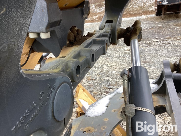 2013-deere-672g-image-18