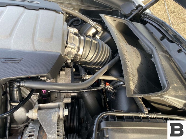 2014-chevrolet-corvette-stingray-coupe-image-33