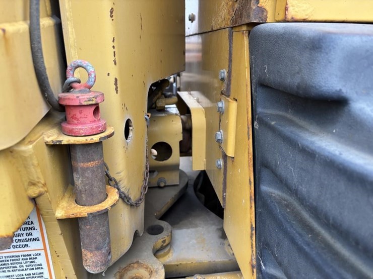 2006-caterpillar-143h-image-32