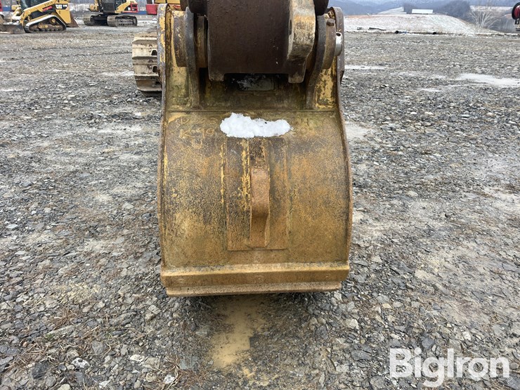 2008-caterpillar-320d-image-19