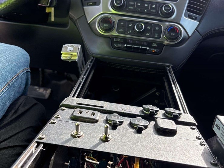 2019-chevrolet-tahoe-suv-image-18