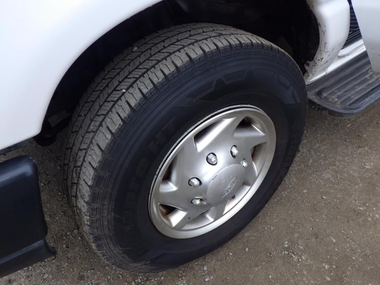 ford-econoline-350-image-12