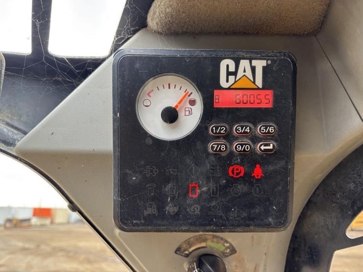 caterpillar-259d-image-25