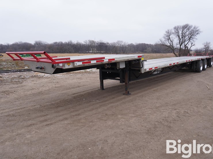 2024-wabash-53'-drop-deck-trailer-w/front-&-rear-hay-extensions-image-1