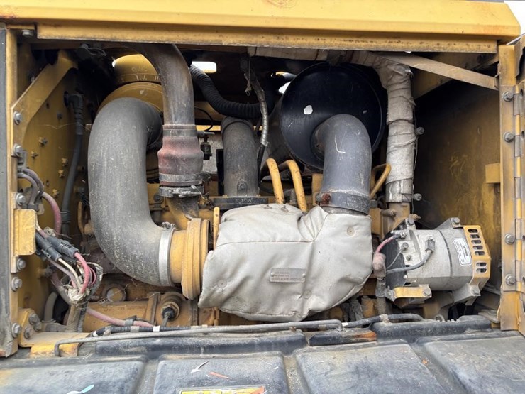 2006-caterpillar-143h-image-65