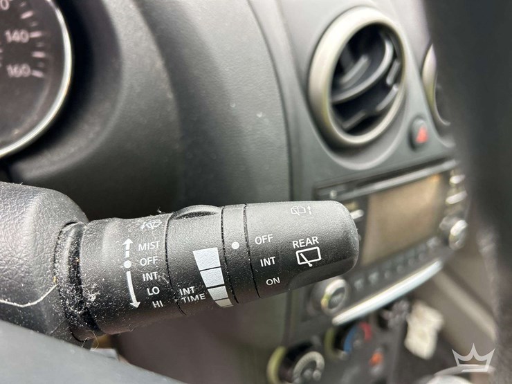 2014-nissan-rgue-suv-image-16