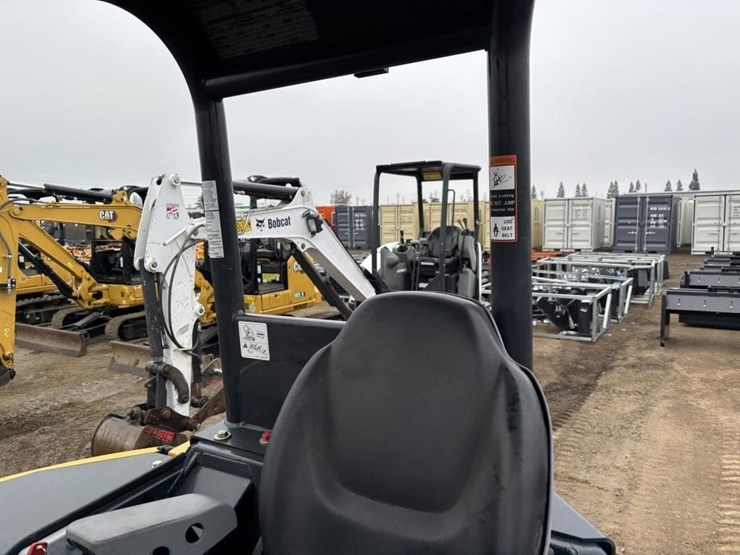 2022-deere-35g-image-38