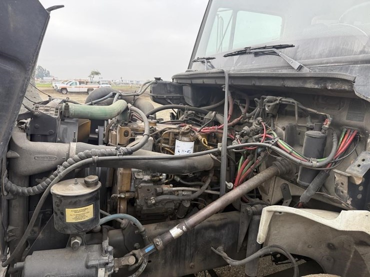 2001-caterpillar-3126-image-28