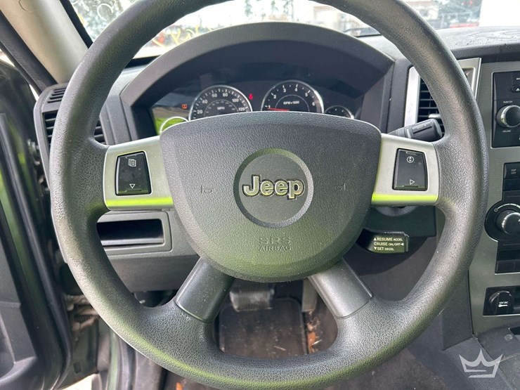 2009-jeep-grand-cherokee-4wd-suv-image-13