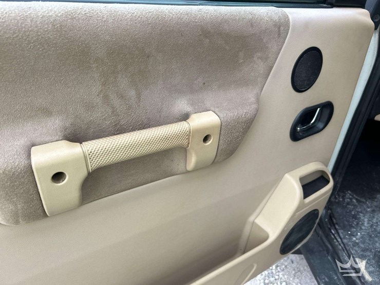 2003-land-rover-discovery-4wd-suv-image-11