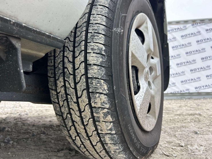 2014-nissan-rgue-suv-image-25