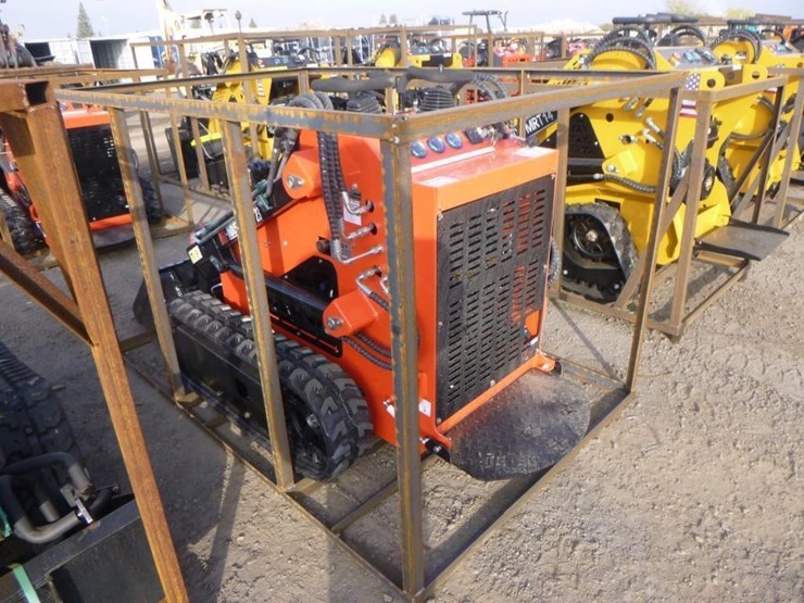 2025-agt-lrt23-skid-steer-track-loader-image-4