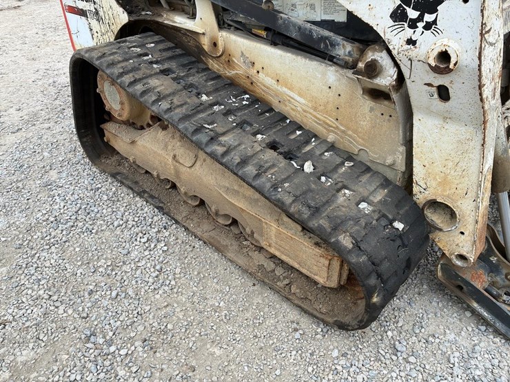 2016-bobcat-t740-image-12