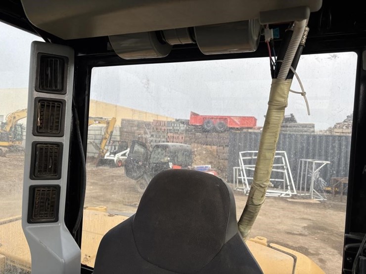 2023-caterpillar-305.5e2-image-39