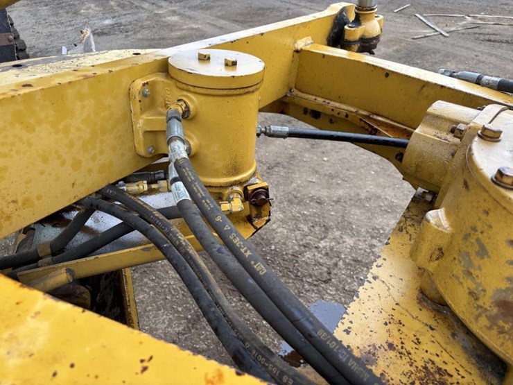 2006-caterpillar-143h-image-17