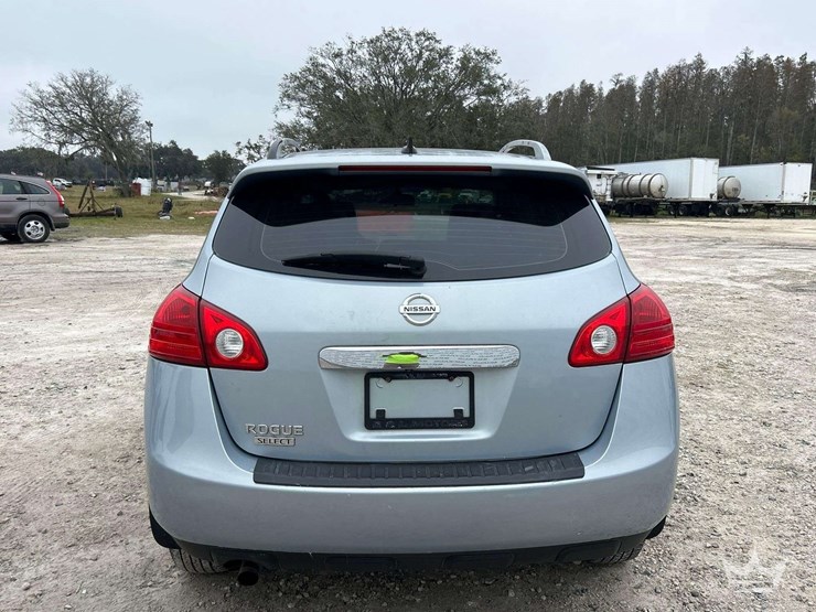 2014-nissan-rgue-suv-image-28