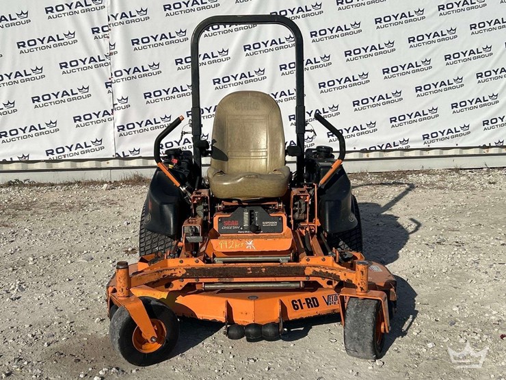 zero-turn-mower-image-14