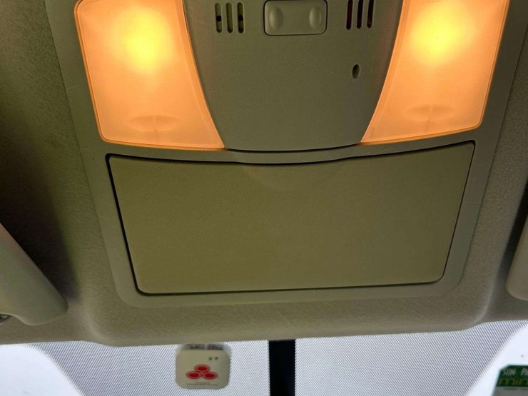 2014-nissan-rgue-suv-image-20