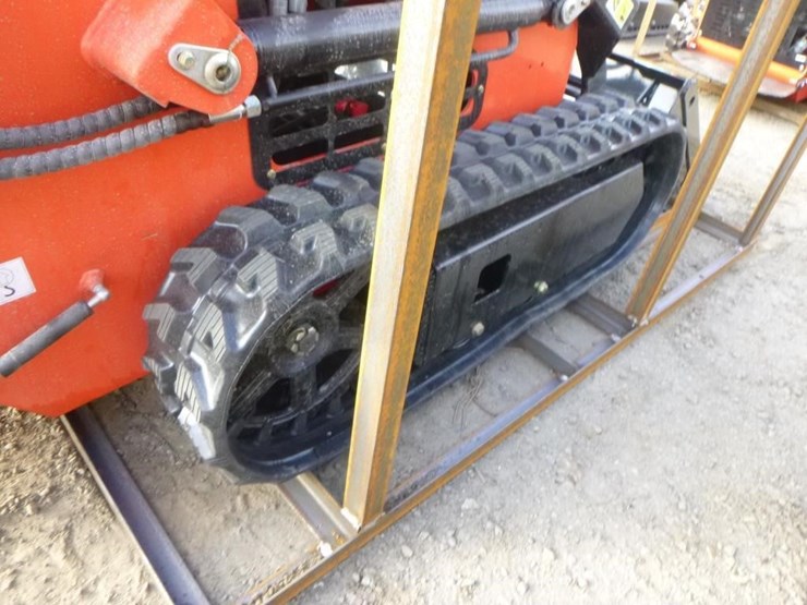 2025-agt-lrt23-skid-steer-track-loader-image-16