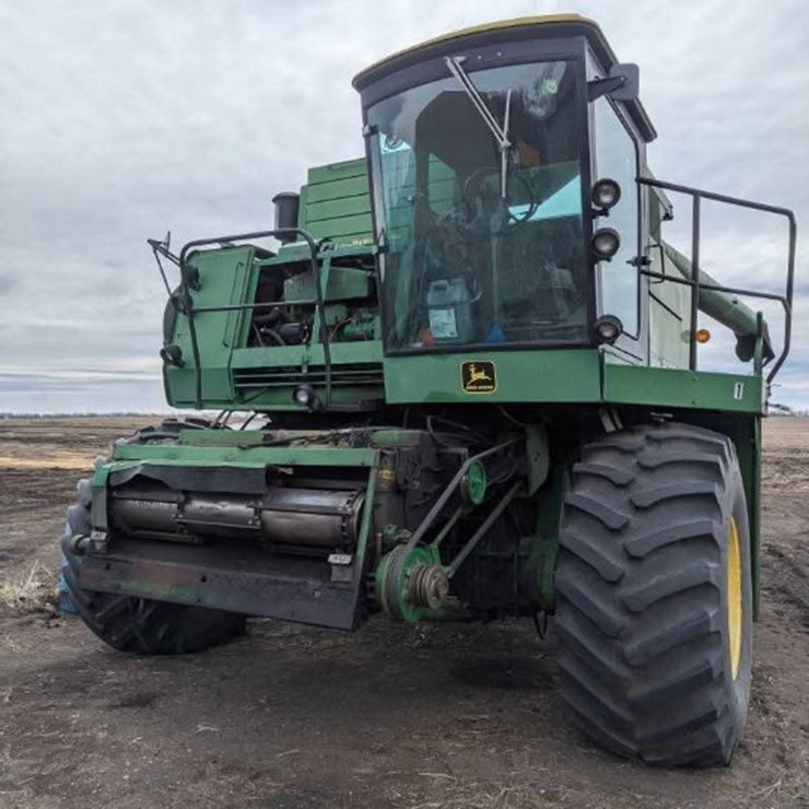JOHN DEERE 8820
