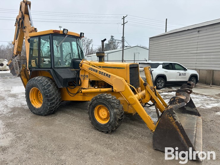 deere-710b-image-3