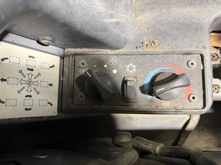 takeuchi-tl8-image-25