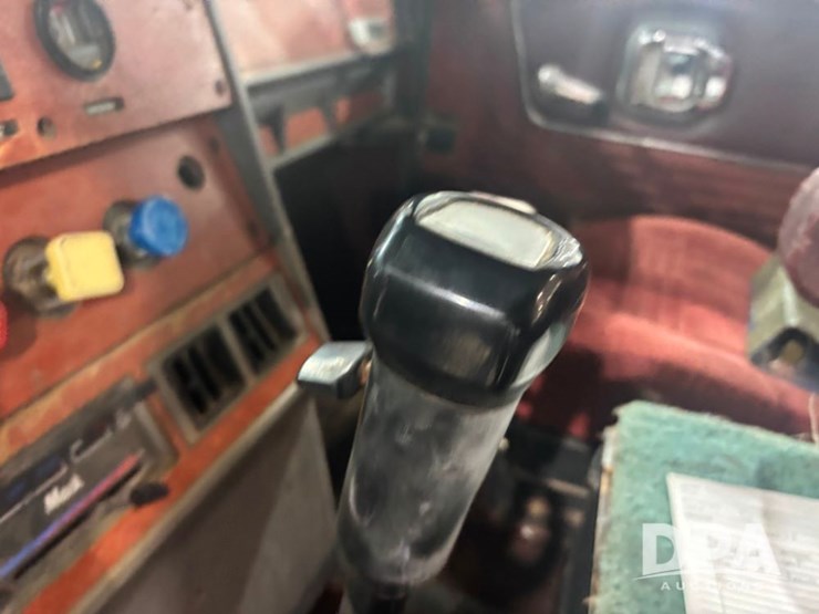 1993-mack-ch613-image-28