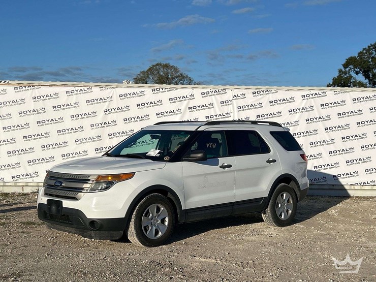 2013-ford-explorer-suv-image-1