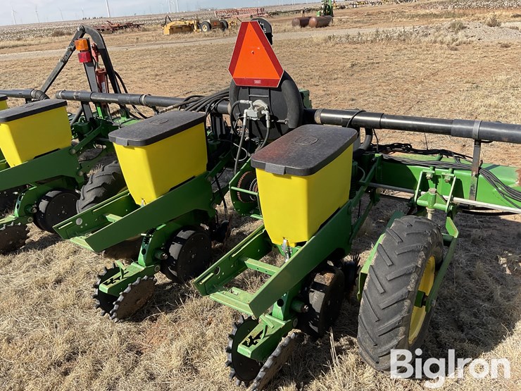 john-deere-1700-image-16