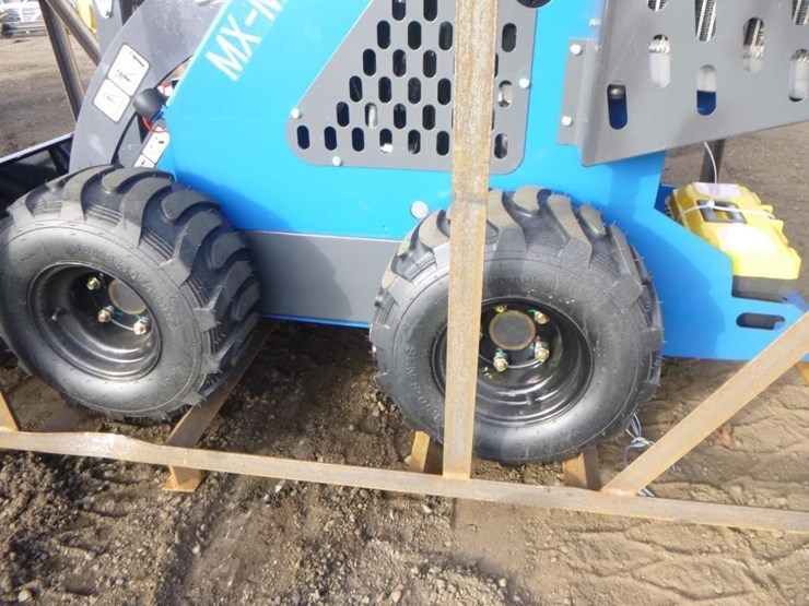 2025-agt-mx-mrw14-skid-steer-loader-image-17