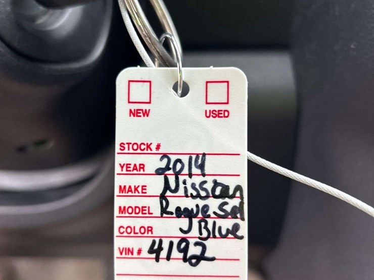 2014-nissan-rgue-suv-image-30