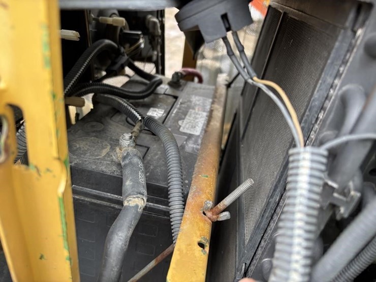 john-deere-6410-image-35