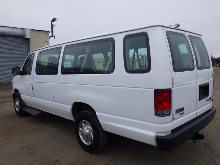 ford-econoline-350-image-4