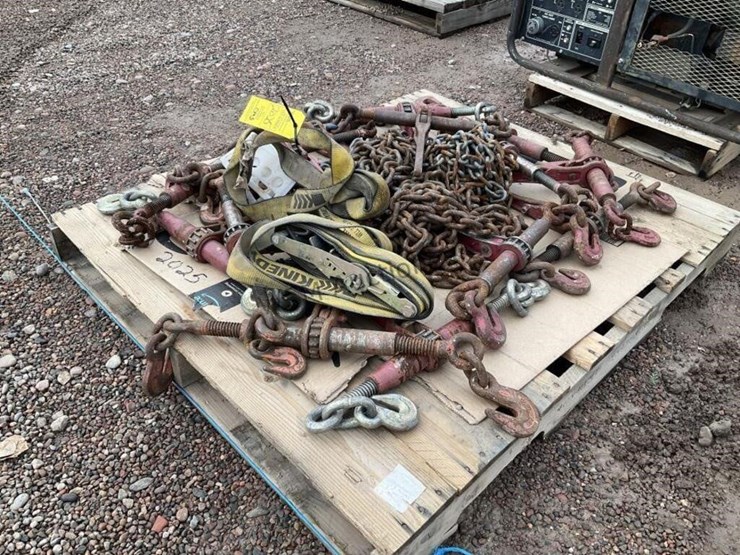 pallet-of-chains-&-binders-image-1