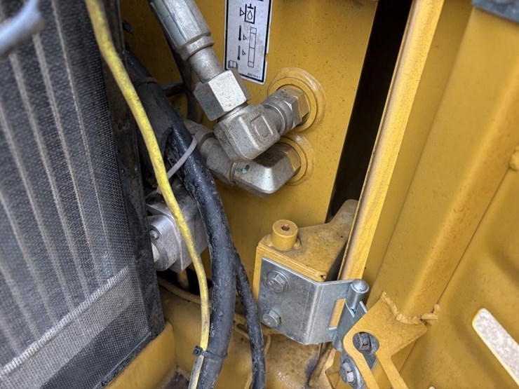 2023-caterpillar-305.5e2-image-50