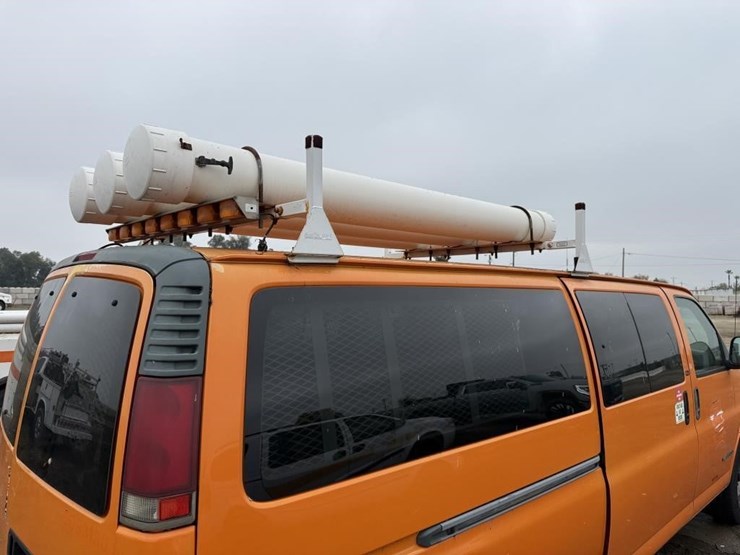 2000-gmc-3500-image-24