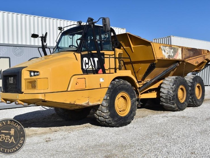 2014-caterpillar-730c-image-1