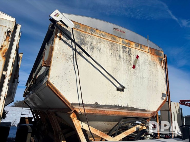 2007-neville-trailer-image-10