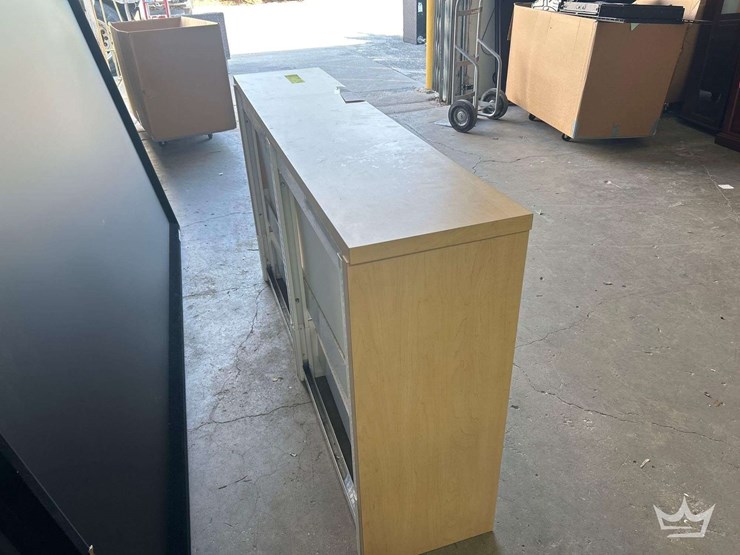 shelf-with-metal-racks-image-4