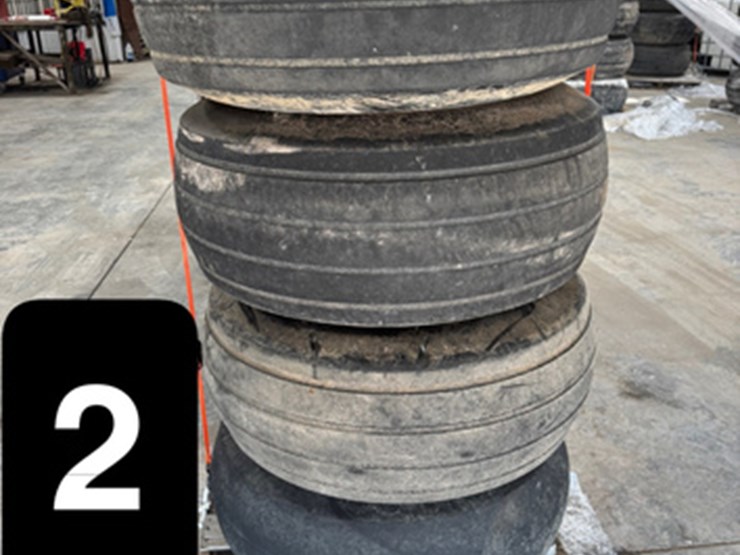 implement-tires-(lt1472,-unit-2)-image-1