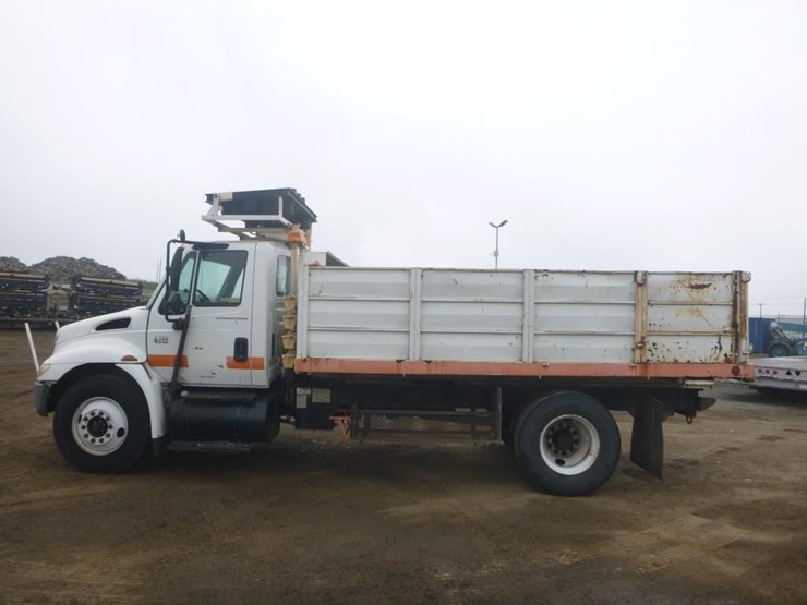 2004-international-durastar-4300-image-5