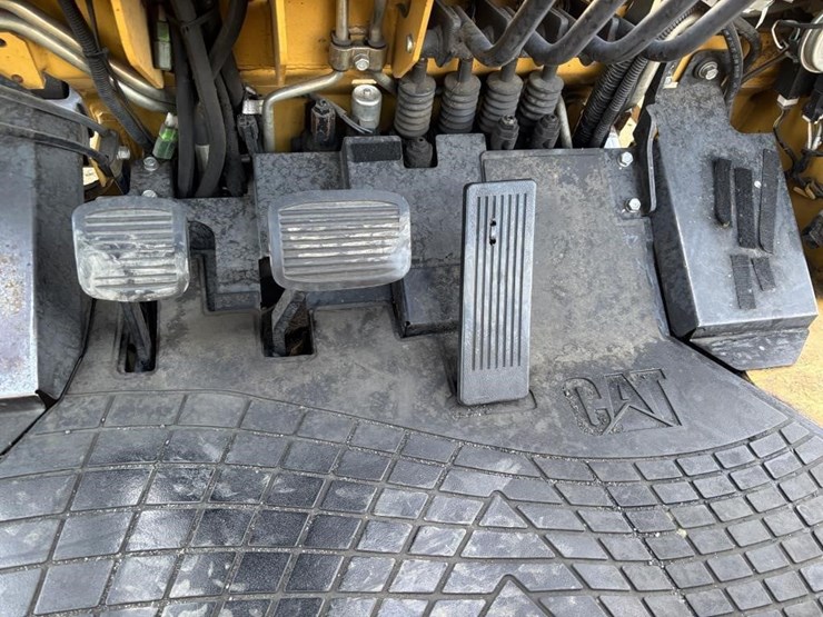 caterpillar-gc35k-image-26