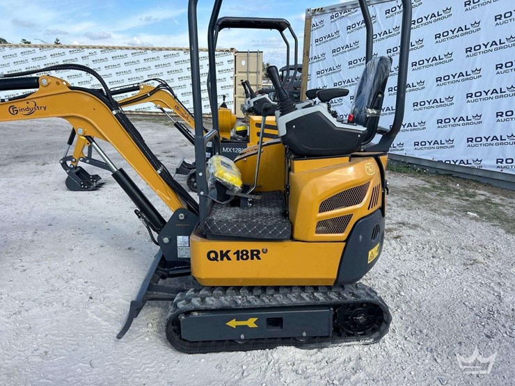 2025-cfg-industrial-qk18r-mini-excavator-image-17