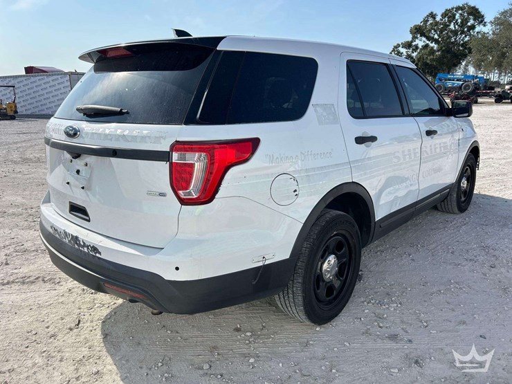 2016-ford-explorer-awd-suv-image-3