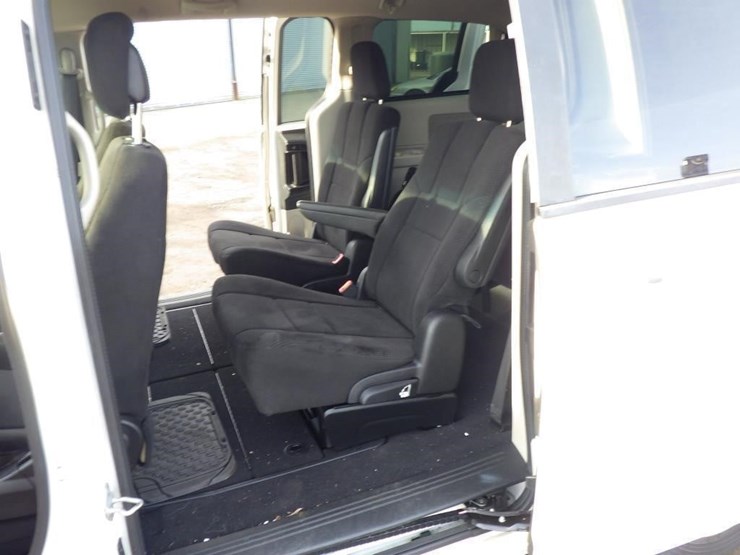 dodge-grand-caravan-image-7