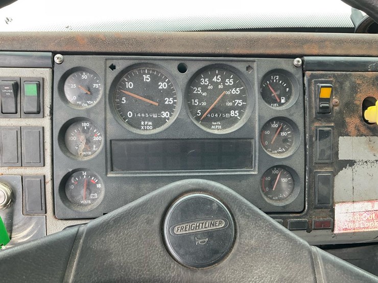 2000-freightliner-fl70-image-93
